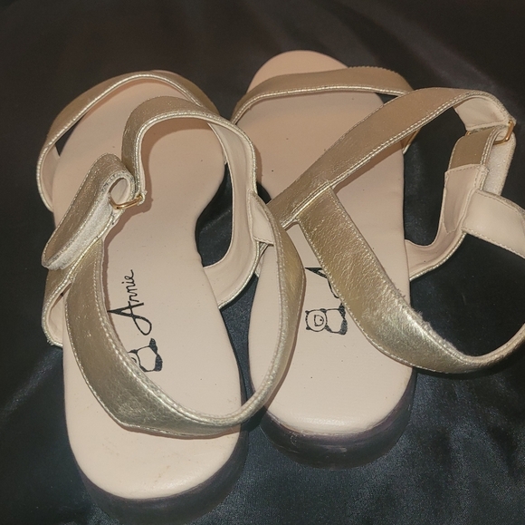 Sandals Gold Luxury velcro adjustable strap Beach Pool Party Cruise Resortwear - Picture 3 of 4